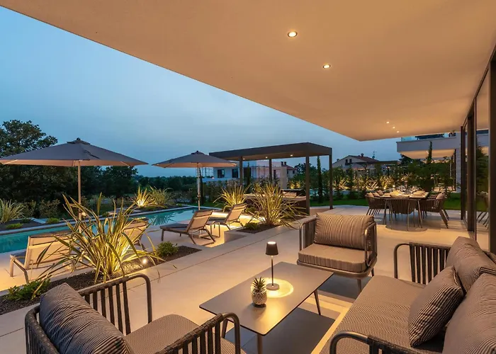 In Nova Vas With Sauna 포레치